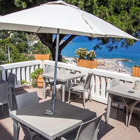 Albergo Miramare Bergeggi Exteriér fotografie